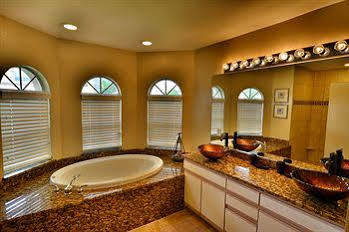 Universal Vacation Homes Fort Myers Exterior photo